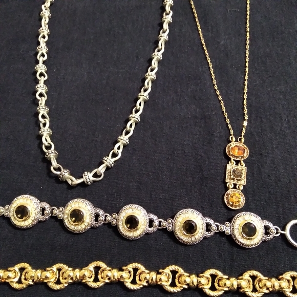 Premier Designs Jewelry - Silver and Gold tone Premier Design jewelry loţ